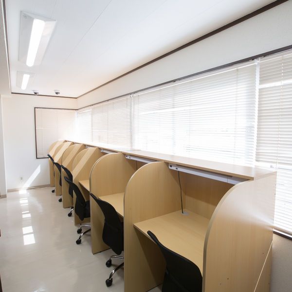 立川駅徒歩４分の自習室。東大和市のお客様も利用されてます